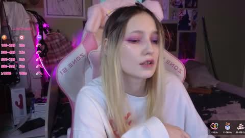 Snapshot of evie_rosen chatting on January 10, 2025, 2:04 am Evie online show from January 10, 2025, 2:04 am