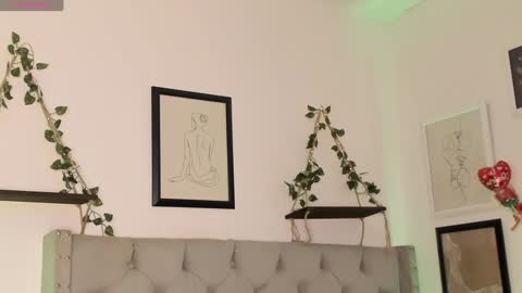 Ivi Alejandra  online show from January 15, 2025, 6:51 pm