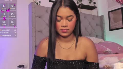 Ivi Alejandra  online show from January 18, 2025, 5:15 pm