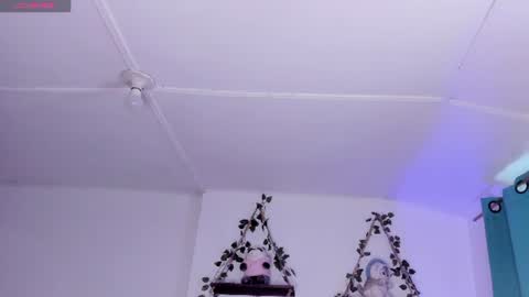 Snapshot of evieh1_ chatting on July 23, 2026, 7:01 pm Ivi Alejandra online show from July 23, 2026, 7:01 pm