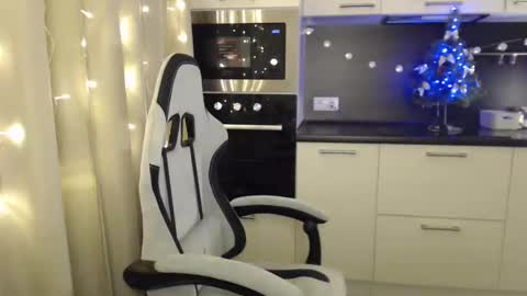 Snapshot of eviik chatting on December 20, 2024, 8:55 pm Lessie online show from December 20, 2024, 8:55 pm