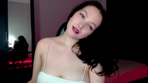 Snapshot of eviik chatting on November 21, 2025, 8:29 pm Lessie online show from November 21, 2025, 8:29 pm