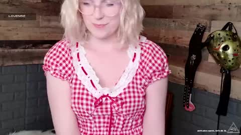 Snapshot of evilvillainess chatting on May 24, 2026, 12:10 pm Vesper - online show from May 24, 2026, 12:10 pm