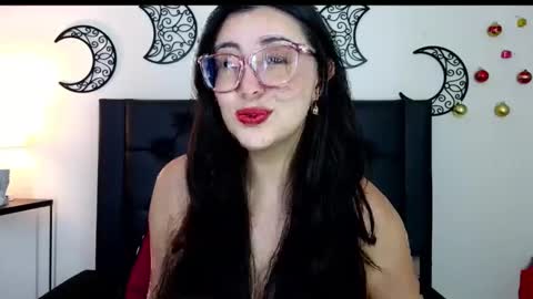 Evolet online show from December 19, 2025, 5:42 pm