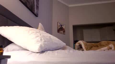 evoloflove online show from November 1, 2025, 8:27 am