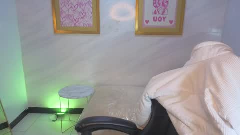 Hi Stream 1000pm to 600am online show from May 22, 2026, 8:53 am