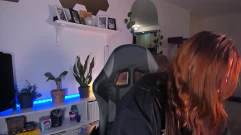 Snapshot of evy_orange1 chatting on February 3, 2026, 6:11 am EVY online show from February 3, 2026, 6:11 am