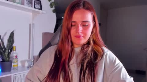 Snapshot of evy_orange1 chatting on February 10, 2026, 2:48 am EVY online show from February 10, 2026, 2:48 am