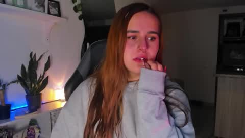 Snapshot of evy_orange1 chatting on February 20, 2026, 2:41 am EVY online show from February 20, 2026, 2:41 am