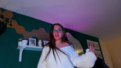 Snapshot of evy_orange1 chatting on April 24, 2026, 12:24 am EVY online show from April 24, 2026, 12:24 am