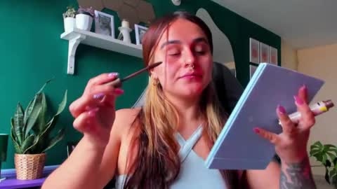 Snapshot of evy_orange1 chatting on April 24, 2026, 4:42 pm EVY online show from April 24, 2026, 4:42 pm