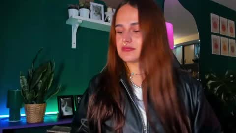 Snapshot of evy_orange1 chatting on April 26, 2026, 2:20 am EVY online show from April 26, 2026, 2:20 am