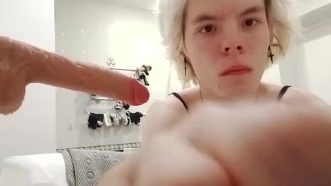 Snapshot of ex1dra06 chatting on April 8, 2026, 4:34 am Essa online show from April 8, 2026, 4:34 am