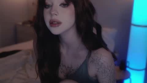 Snapshot of ex_angel chatting on February 18, 2025, 4:37 am Alyson online show from February 18, 2025, 4:37 am