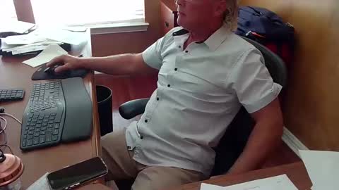 Snapshot of exhibitman69_ldb chatting on November 4, 2025, 5:01 pm exhibitman69_ldb online show from November 4, 2025, 5:01 pm