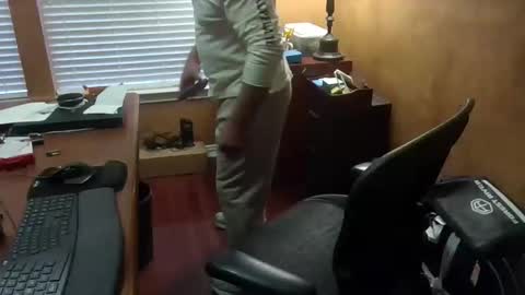 Snapshot of exhibitman69_ldb chatting on February 23, 2026, 12:19 am exhibitman69_ldb online show from February 23, 2026, 12:19 am