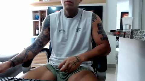 Snapshot of exotic_dude chatting on June 17, 2026, 3:35 pm camilo online show from June 17, 2026, 3:35 pm