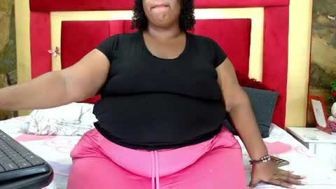 Snapshot of exoticbigmandx chatting on April 19, 2026, 1:43 pm Mandy online show from April 19, 2026, 1:43 pm