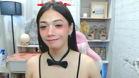 Snapshot of exotictssavie chatting on November 13, 2025, 4:33 am exotictssavie online show from November 13, 2025, 4:33 am