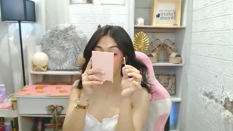 Snapshot of exotictssavie chatting on December 1, 2025, 5:18 pm exotictssavie online show from December 1, 2025, 5:18 pm