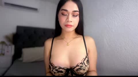 chloee online show from July 24, 2026, 2:53 am