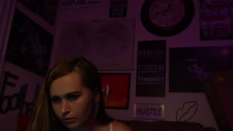 Snapshot of explicitshaybaby chatting on June 15, 2026, 7:43 am explicitshaybaby online show from June 15, 2026, 7:43 am