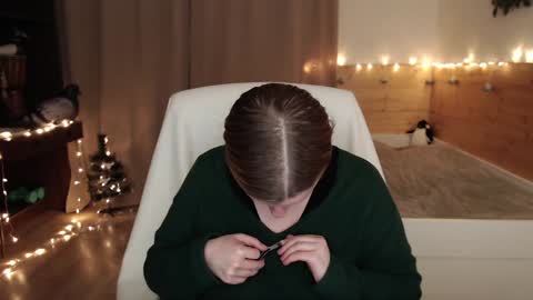 Crystal online show from December 28, 2024, 2:43 am