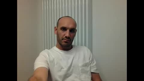 Snapshot of extr0 chatting on April 26, 2026, 8:50 pm Extro online show from April 26, 2026, 8:50 pm