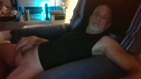 Snapshot of eyegasms2112 chatting on June 19, 2026, 8:18 am Edger online show from June 19, 2026, 8:18 am