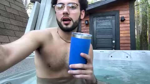 MichazaXO online show from May 4, 2026, 11:06 am