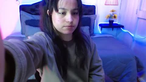 eymmy_24 online show from September 22, 2025, 3:19 am