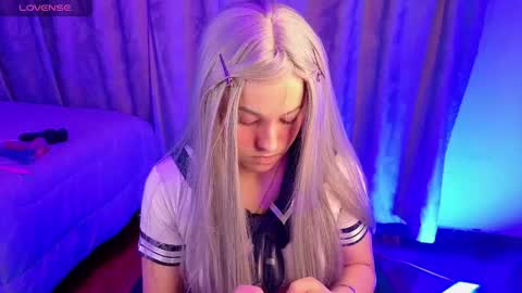 eymmy_24 online show from December 16, 2025, 1:43 am