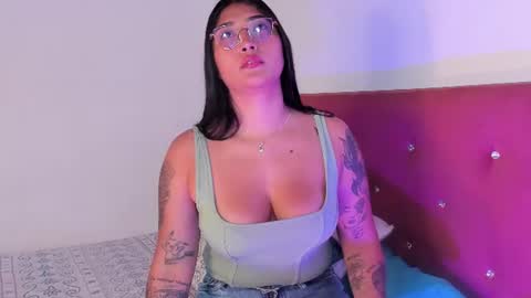Snapshot of eymy_hadid_ chatting on June 30, 2026, 6:53 pm Emily online show from June 30, 2026, 6:53 pm