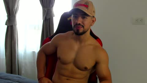 Ezzio Scolaro online show from September 23, 2025, 2:31 pm