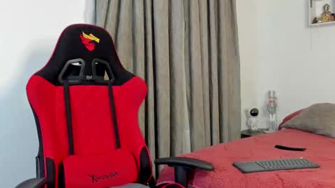 Ezzio Scolaro online show from February 25, 2026, 12:20 am