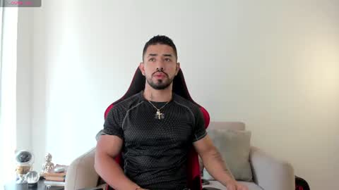 Snapshot of ezzio_scolaro chatting on June 8, 2026, 8:20 pm Ezzio Scolaro online show from June 8, 2026, 8:20 pm