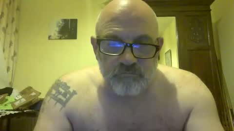 Snapshot of f1zzeek chatting on April 28, 2026, 12:31 am f1zzeek online show from April 28, 2026, 12:31 am