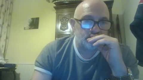 Snapshot of f1zzeek chatting on May 7, 2026, 1:00 am f1zzeek online show from May 7, 2026, 1:00 am