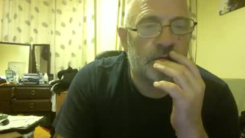 Snapshot of f1zzeek chatting on May 27, 2026, 11:13 pm f1zzeek online show from May 27, 2026, 11:13 pm