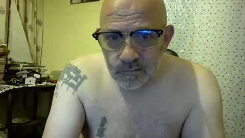 Snapshot of f1zzeek chatting on June 6, 2026, 11:09 pm f1zzeek online show from June 6, 2026, 11:09 pm