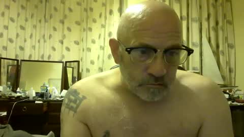 Snapshot of f1zzeek chatting on June 8, 2026, 1:28 am f1zzeek online show from June 8, 2026, 1:28 am