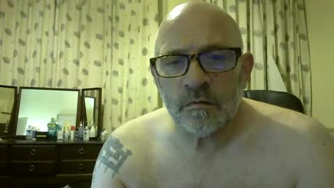 Snapshot of f1zzeek chatting on June 12, 2026, 10:41 pm f1zzeek online show from June 12, 2026, 10:41 pm