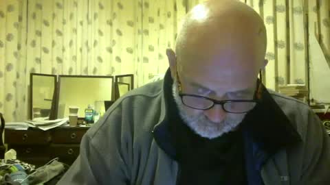 Snapshot of f1zzeek chatting on June 21, 2026, 10:23 pm f1zzeek online show from June 21, 2026, 10:23 pm