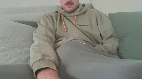 Call me bitch online show from September 28, 2025, 8:52 am