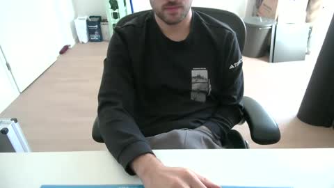 Call me bitch online show from November 13, 2025, 11:09 am