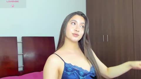 fabianalove online show from October 31, 2025, 12:00 am