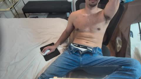 fabiano_hernandes30 online show from April 23, 2026, 6:32 pm