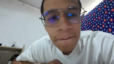 Snapshot of fabiar11 chatting on August 3, 2026, 8:23 pm R online show from August 3, 2026, 8:23 pm