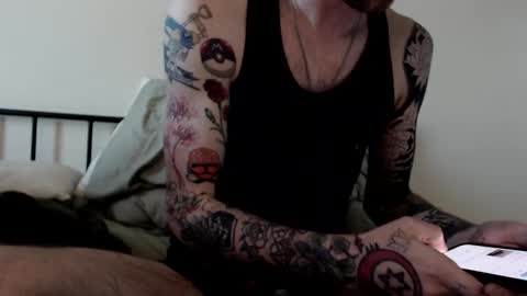 Snapshot of facialfan44 chatting on November 4, 2025, 11:04 pm facialfan44 online show from November 4, 2025, 11:04 pm