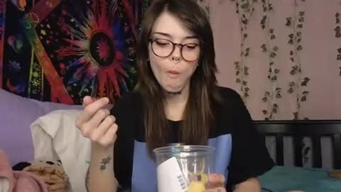 Snapshot of faerienugs chatting on February 8, 2026, 12:47 am Faerie 3 online show from February 8, 2026, 12:47 am